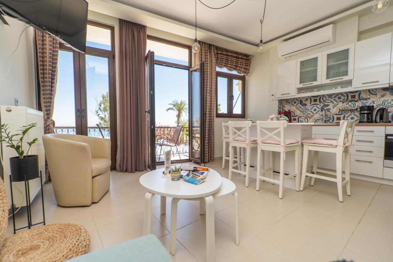 Blue Sea Relax Apartment 罗希姆诺 外观 照片
