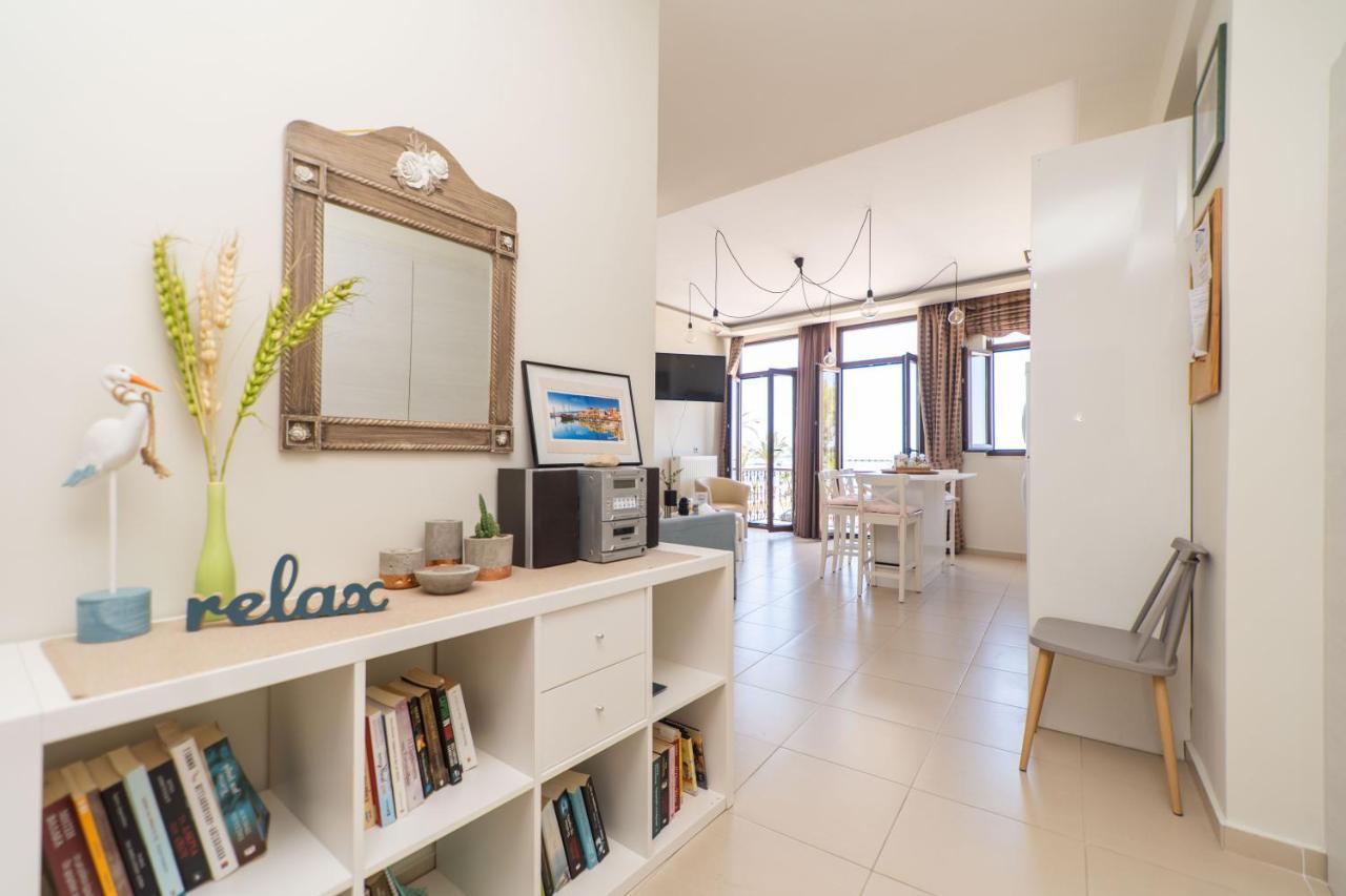 Blue Sea Relax Apartment 罗希姆诺 外观 照片